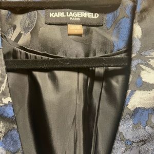 Karl Lagerfeld blazer size 2 has flowers gray and blue